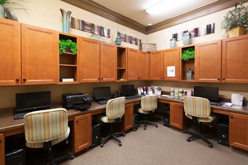 Luxury Apartment Buda Buda Apartment for Rent Huntington Senior at Buda